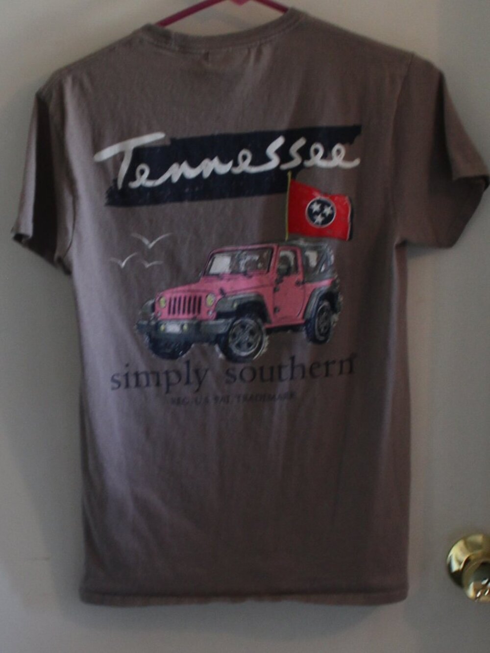 Simply Southern Tennessee-features pink Jeep Wrangler on a grey short sleeve